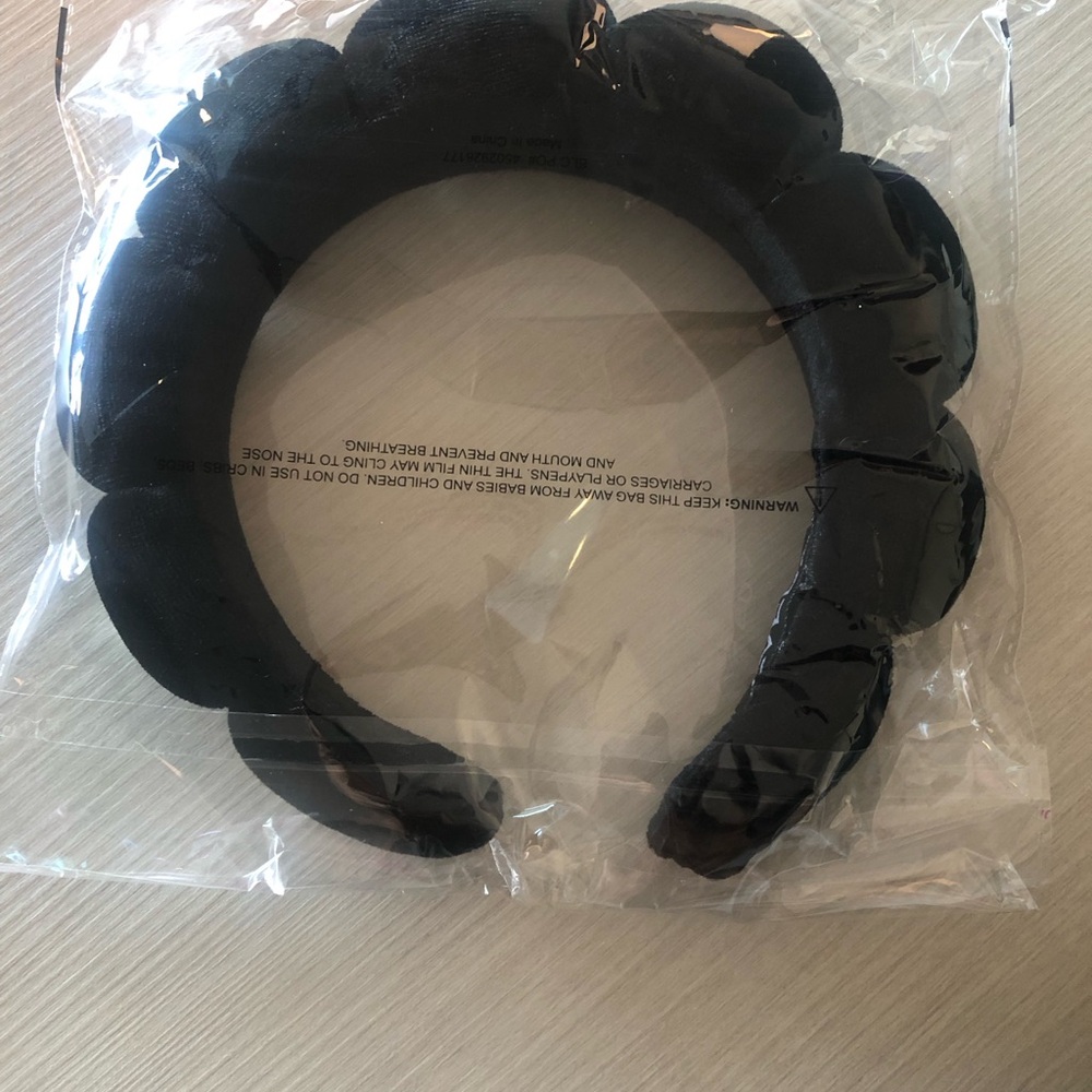 AVEDA Authentic Iconic 2025 Limited Edition Black Padded Puff Headband